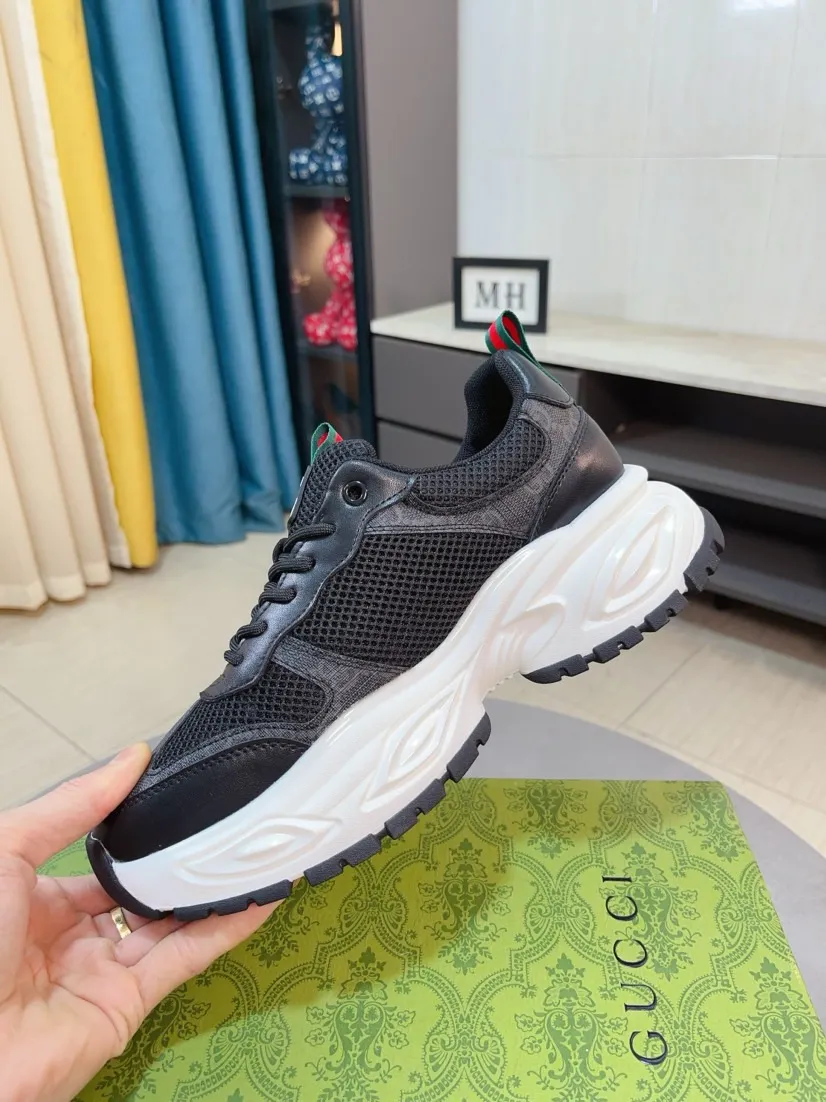 Men's shoes 💰458🌹🌹[GUCCI] Gucci's new lace-up casual men's shoes are on the market first, and the materials and workmanship are superior to all versions on the market. The highest quality shipped first-layer cowhide with imported original perforated materials➕Genuine leather lining, privately molded soft outsole, high foot comfort, imported special materials highlight the brand's unique charm, high-end customization 38-44